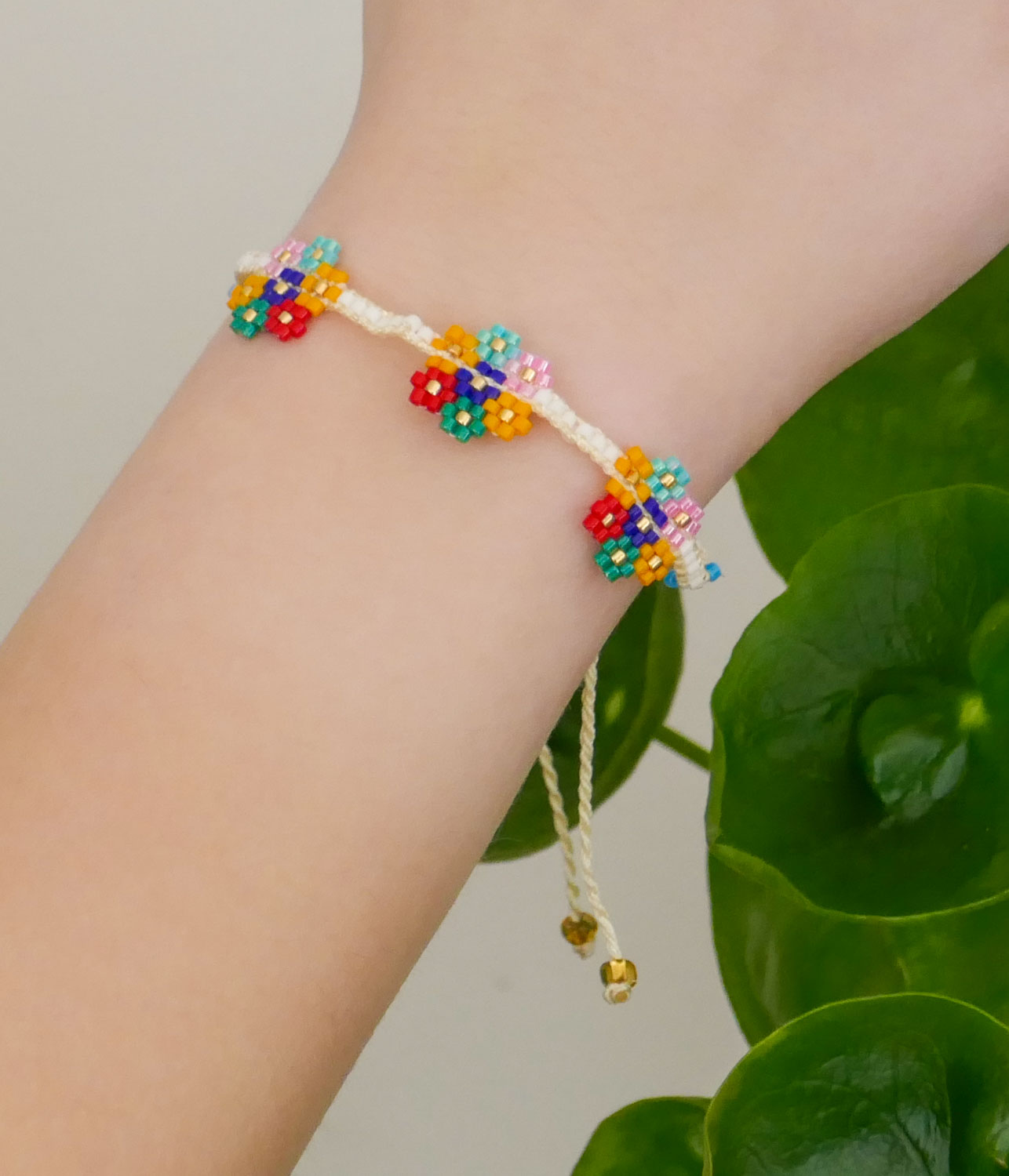 adjustable bead flower bracelet